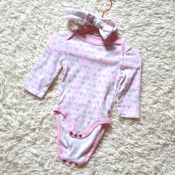 Cloud Island Onesie & Matching Bow - Picture 1 of 3